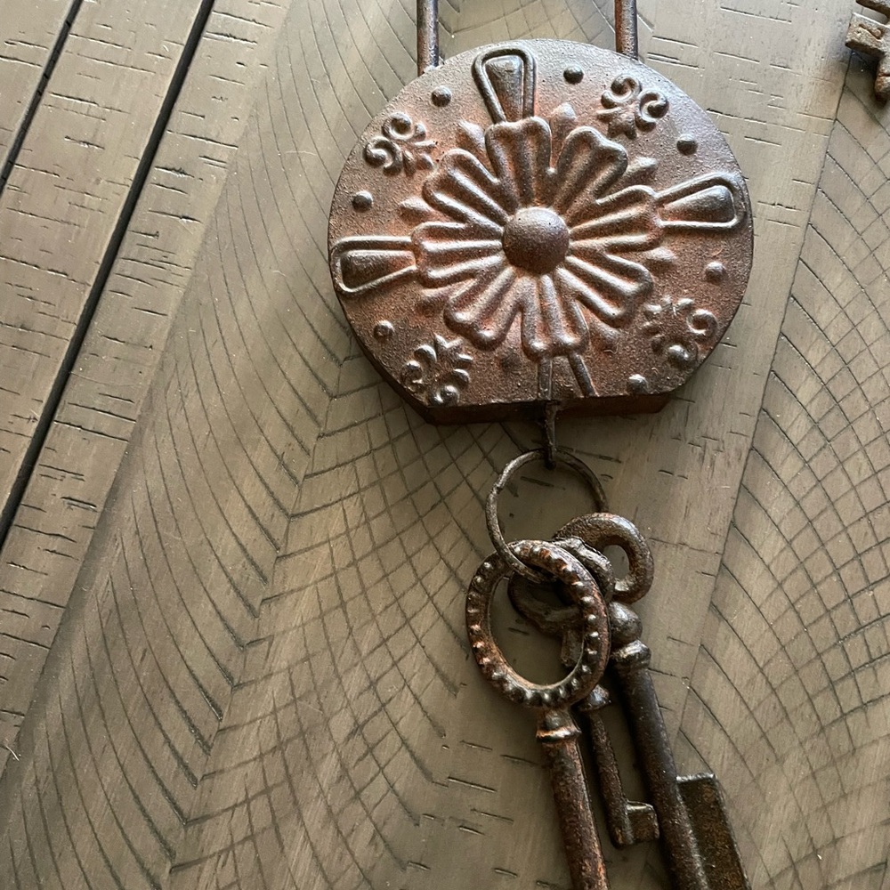 Vintage Bronze Wall Hanging with Keys